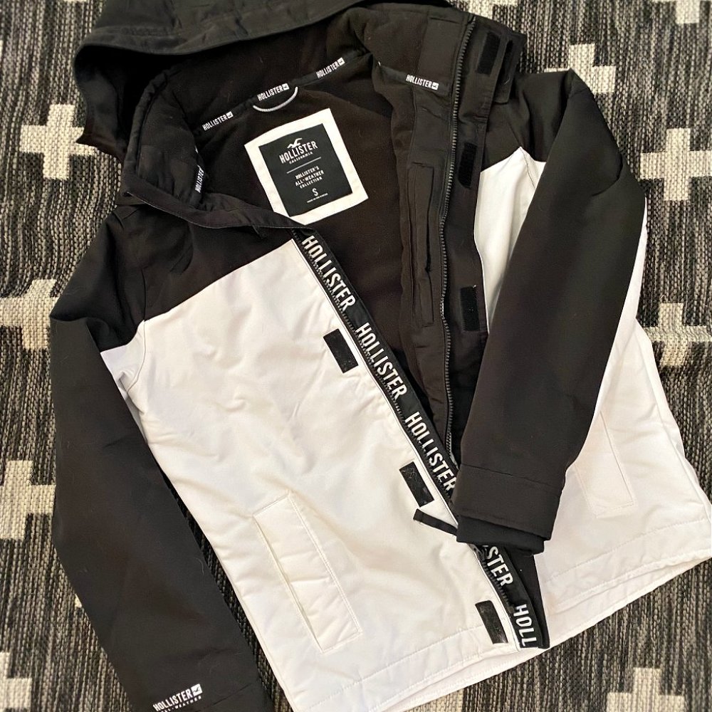 ❄️ Hollister Fleece-Lined Hooded Coat - Small